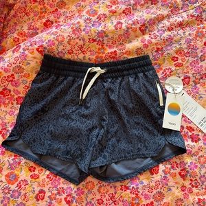 Vuori Shorts